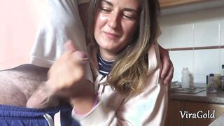 Quick Homemade Handjob from Sexy Camilla Moon with Lot A Cum